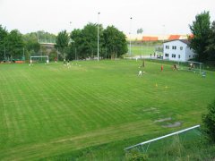 Grossansicht in neuem Fenster: Fußballplatz