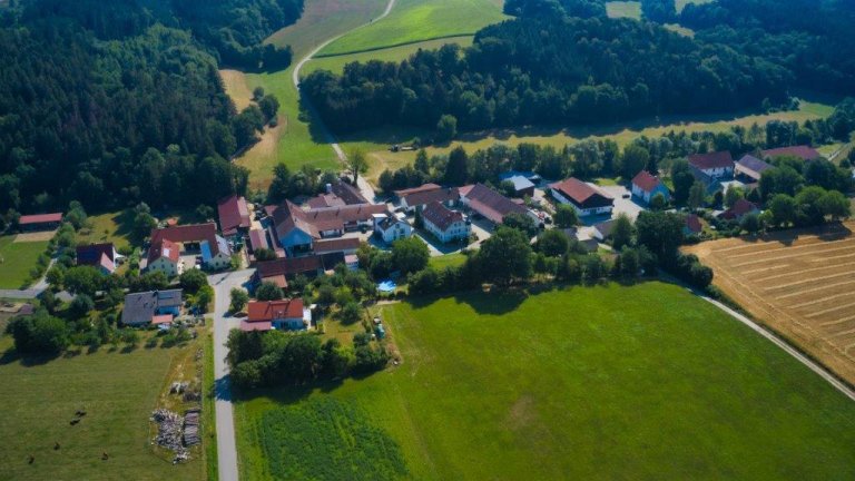 Grossansicht in neuem Fenster: Luftbildaufnahmen Zolling - Siechendorf (1/4)